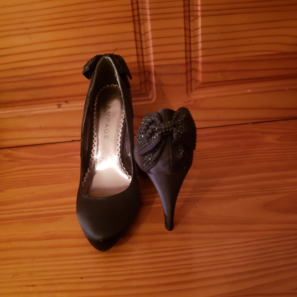 Beautiful pair of black heels